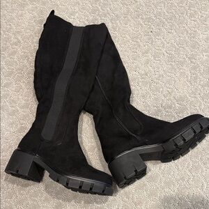 Black suede knee high chunky/block heel Boots